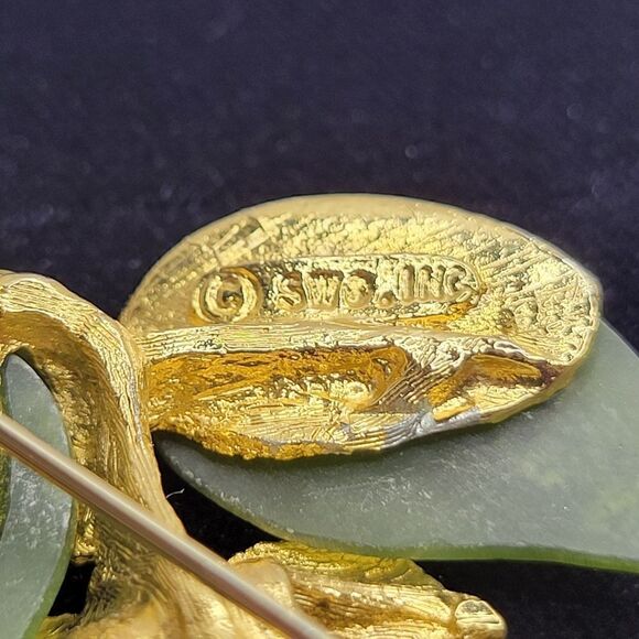 Swoboda Two Colors Pearl and Jade Flower Brooch Signed SWO, INC - Picture 5 of 13